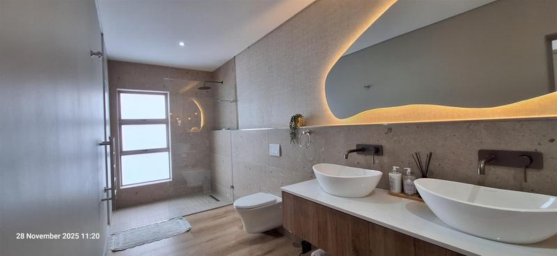 5 Bedroom Property for Sale in Outeniqua Strand Western Cape